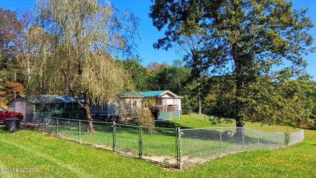 1794 Holloway Ridge Rd, Spring City, TN 37381