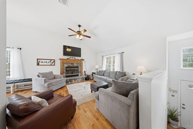 21 Hoeppner Drive, Wurtsboro, NY 12790