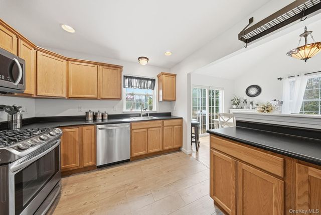 21 Hoeppner Drive, Wurtsboro, NY 12790