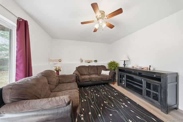 21 Hoeppner Drive, Wurtsboro, NY 12790