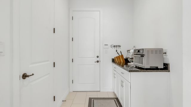 8550 NW 39th Court, Coral Springs, FL 33065