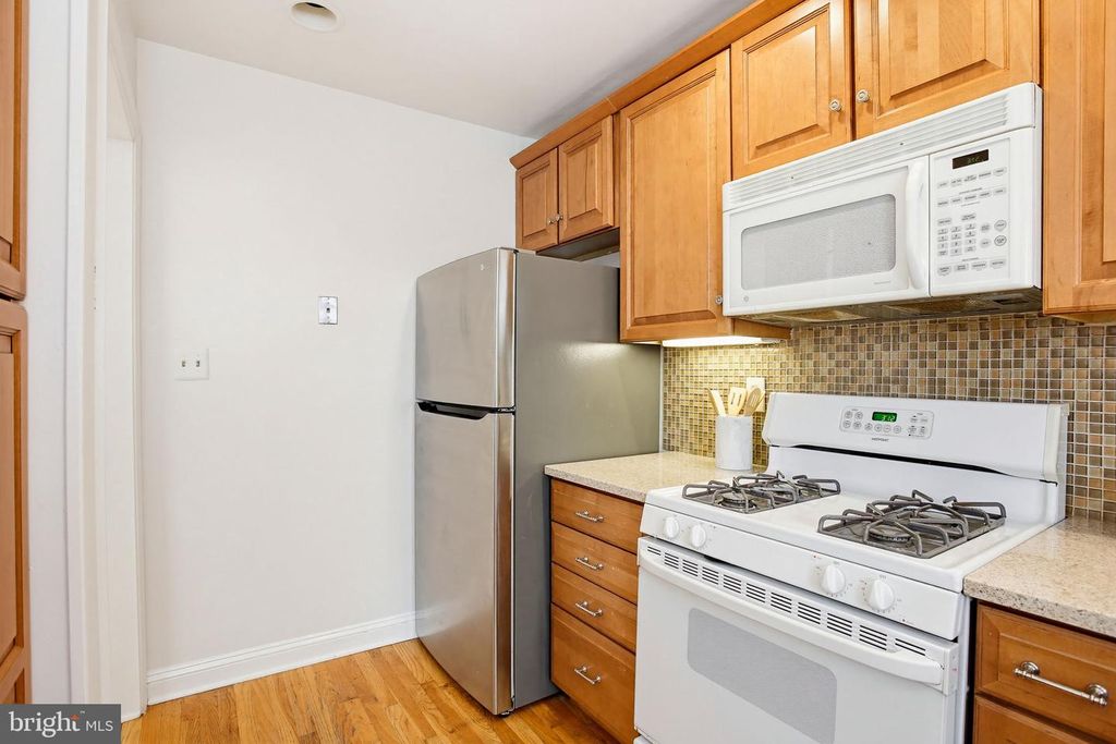Image 15 of property listing at 372 HOMELAND SOUTHWAY, Baltimore, MD 21212