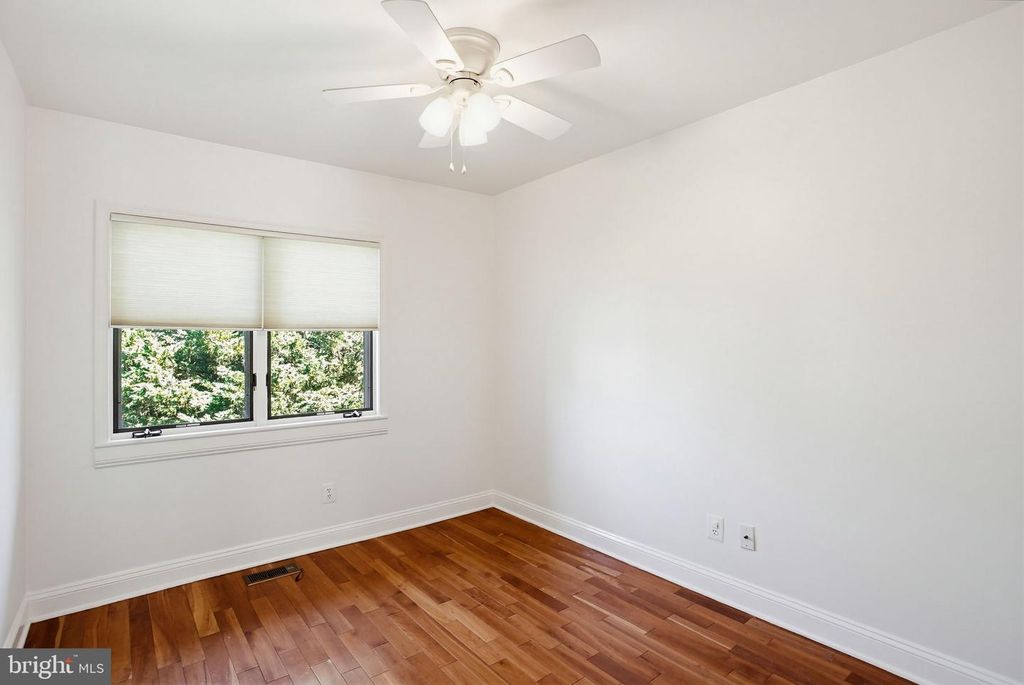 Image 25 of property listing at 372 HOMELAND SOUTHWAY, Baltimore, MD 21212