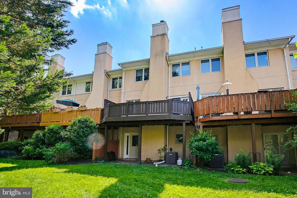 Image 31 of property listing at 372 HOMELAND SOUTHWAY, Baltimore, MD 21212