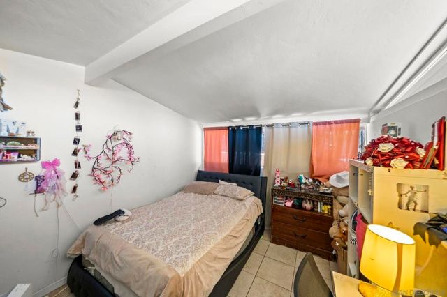 1916 S 43rd St, San Diego, CA 92113