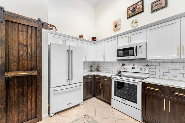 2356 Windjammer Way, West Palm Beach, FL 33411