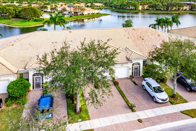 2356 Windjammer Way, West Palm Beach, FL 33411