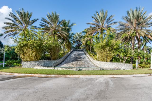 2356 Windjammer Way, West Palm Beach, FL 33411