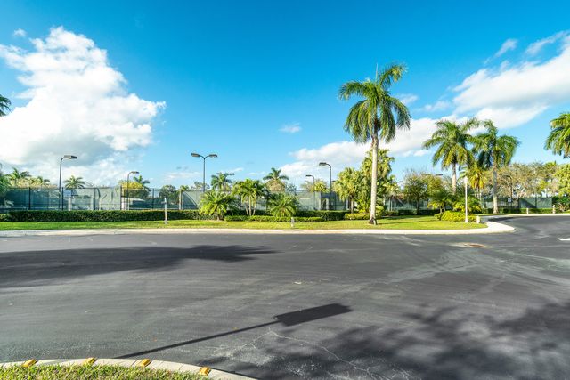 2356 Windjammer Way, West Palm Beach, FL 33411