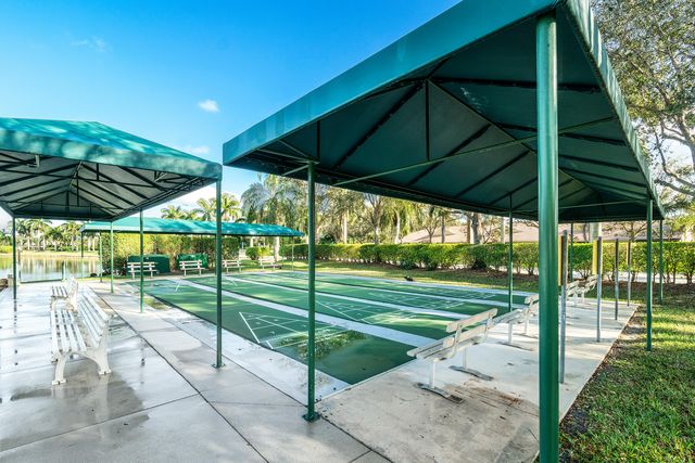 2356 Windjammer Way, West Palm Beach, FL 33411