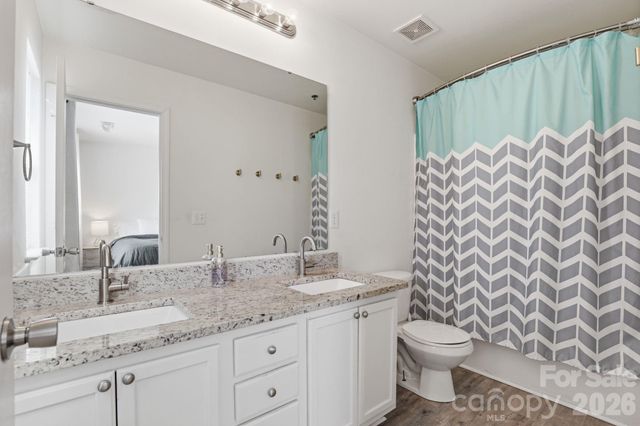 2814 Avalon Loop Road, Charlotte, NC 28269