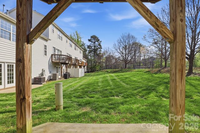 2814 Avalon Loop Road, Charlotte, NC 28269