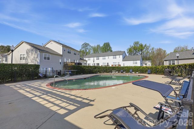 2814 Avalon Loop Road, Charlotte, NC 28269