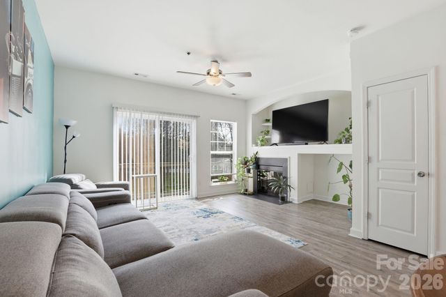 2814 Avalon Loop Road, Charlotte, NC 28269