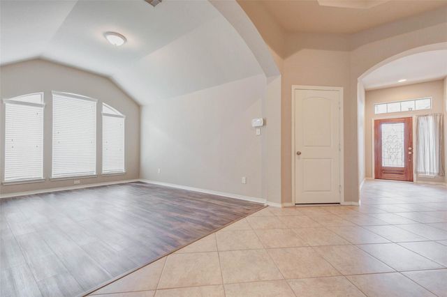 25839 Riverside Creek Drive, Richmond, TX 77406