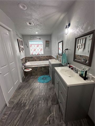 912 S 7th St, Aransas Pass, TX 78336