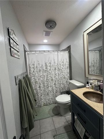 912 S 7th St, Aransas Pass, TX 78336