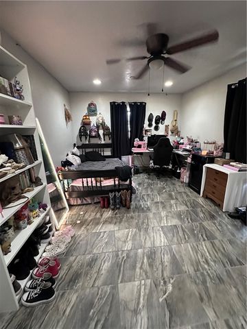 912 S 7th St, Aransas Pass, TX 78336