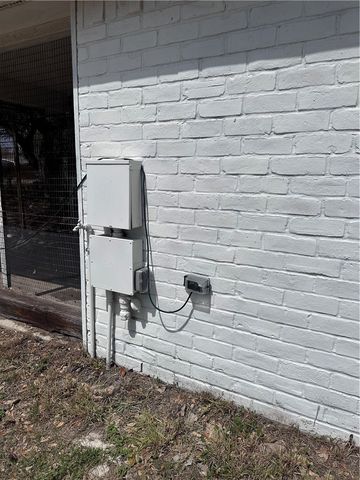 912 S 7th St, Aransas Pass, TX 78336