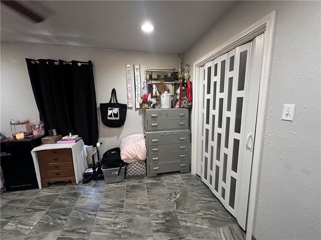 912 S 7th St, Aransas Pass, TX 78336