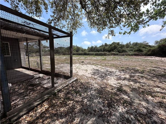 912 S 7th St, Aransas Pass, TX 78336