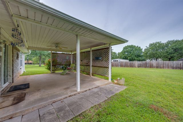 15 Cumberland Circle, Denison, TX 75021