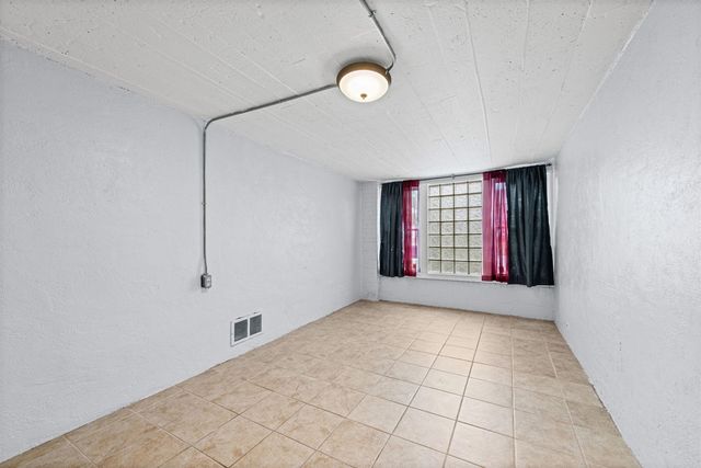 6953 Mayburn Street, Dearborn Heights, MI 48127