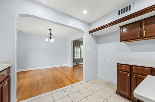 6953 Mayburn Street, Dearborn Heights, MI 48127