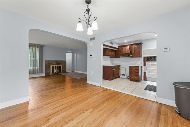 6953 Mayburn Street, Dearborn Heights, MI 48127