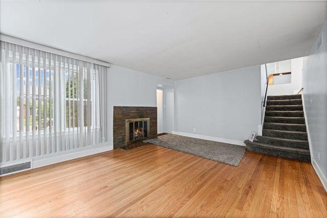 6953 Mayburn Street, Dearborn Heights, MI 48127