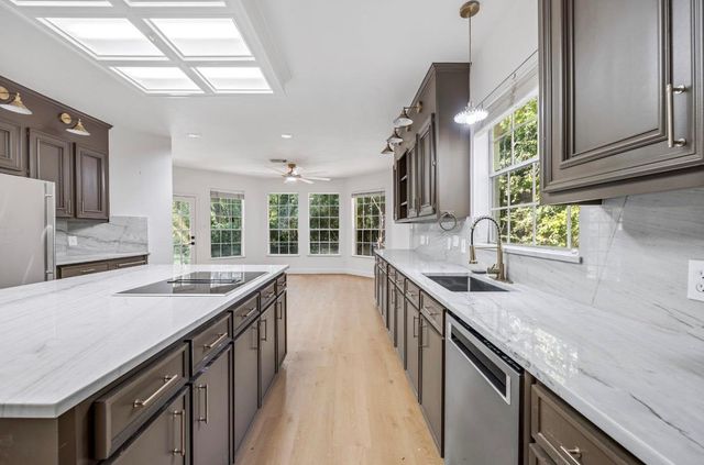 6650 Camptown Circle, Houston, TX 77069