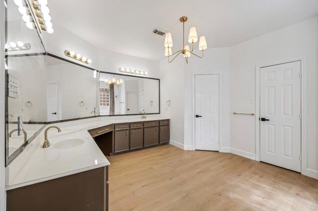 6650 Camptown Circle, Houston, TX 77069