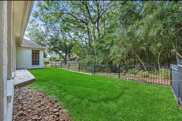 6650 Camptown Circle, Houston, TX 77069