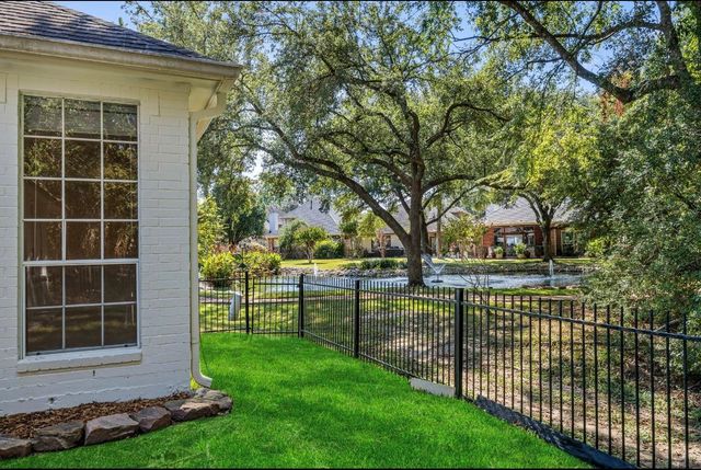 6650 Camptown Circle, Houston, TX 77069