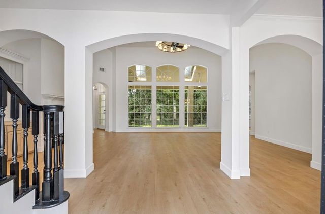6650 Camptown Circle, Houston, TX 77069