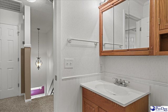 2645 Claussen Rd, Florence, SC 29501