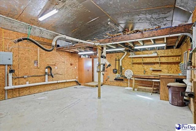 2645 Claussen Rd, Florence, SC 29501