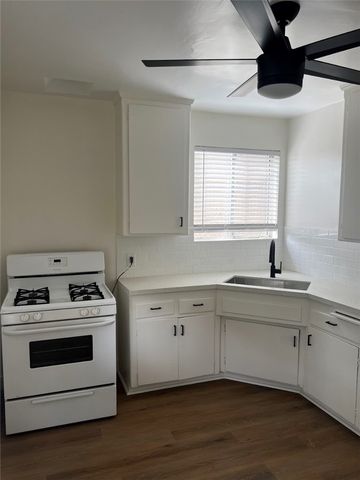 7605 North Hollywood Way, Burbank, CA 91505