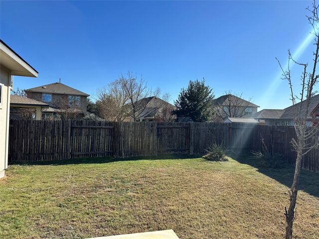 8021 Izetta LN, Austin, TX 78744