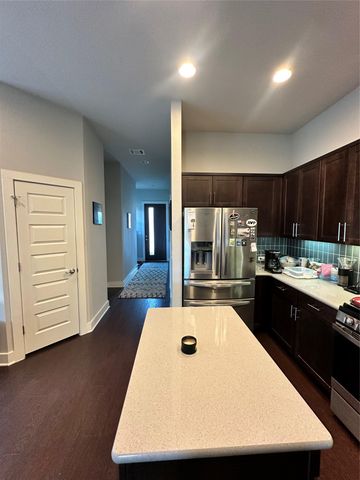 8021 Izetta LN, Austin, TX 78744