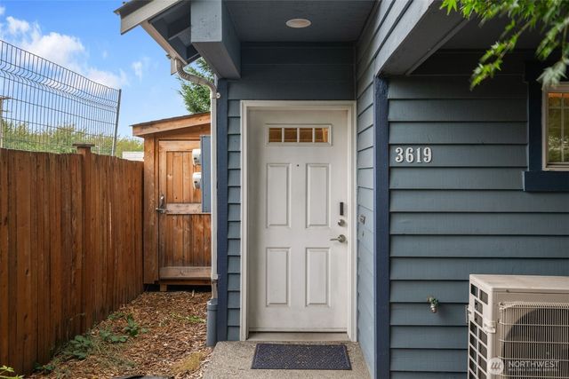 3619 Dayton Avenue N, Seattle, WA 98103