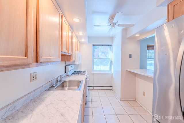 6 York Drive 5A, Edison, NJ 08817