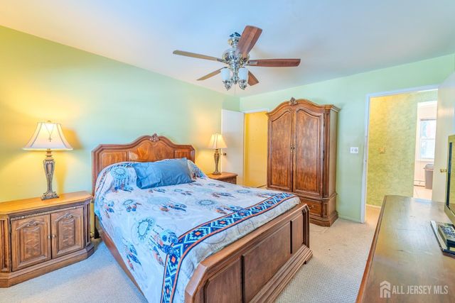 6 York Drive 5A, Edison, NJ 08817