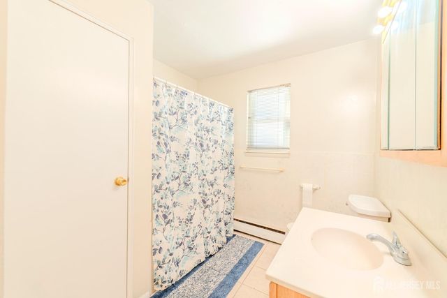 6 York Drive 5A, Edison, NJ 08817