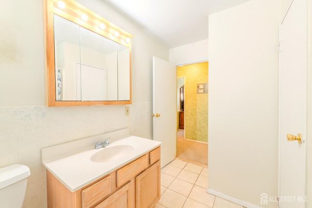 6 York Drive 5A, Edison, NJ 08817