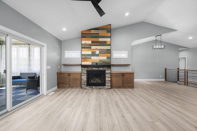 14 Viola Drive, Leclaire, IA 52753