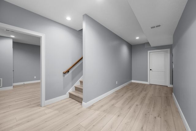 14 Viola Drive, Leclaire, IA 52753