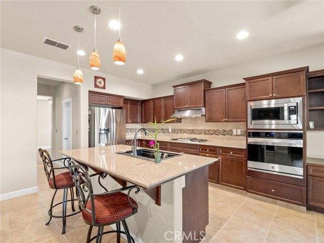 1178 Blackwood, Clovis, CA 93619