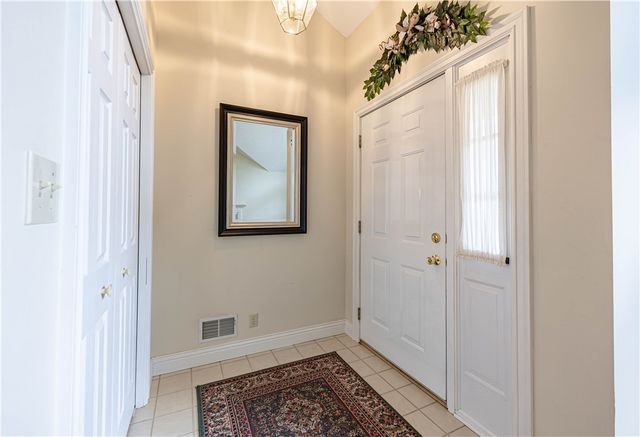 224 Country View Dr, Lower Burrell, PA 15068