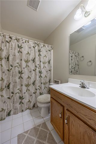 224 Country View Dr, Lower Burrell, PA 15068